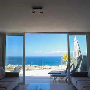 https://villa-azure-sky.in-canary-islands.com